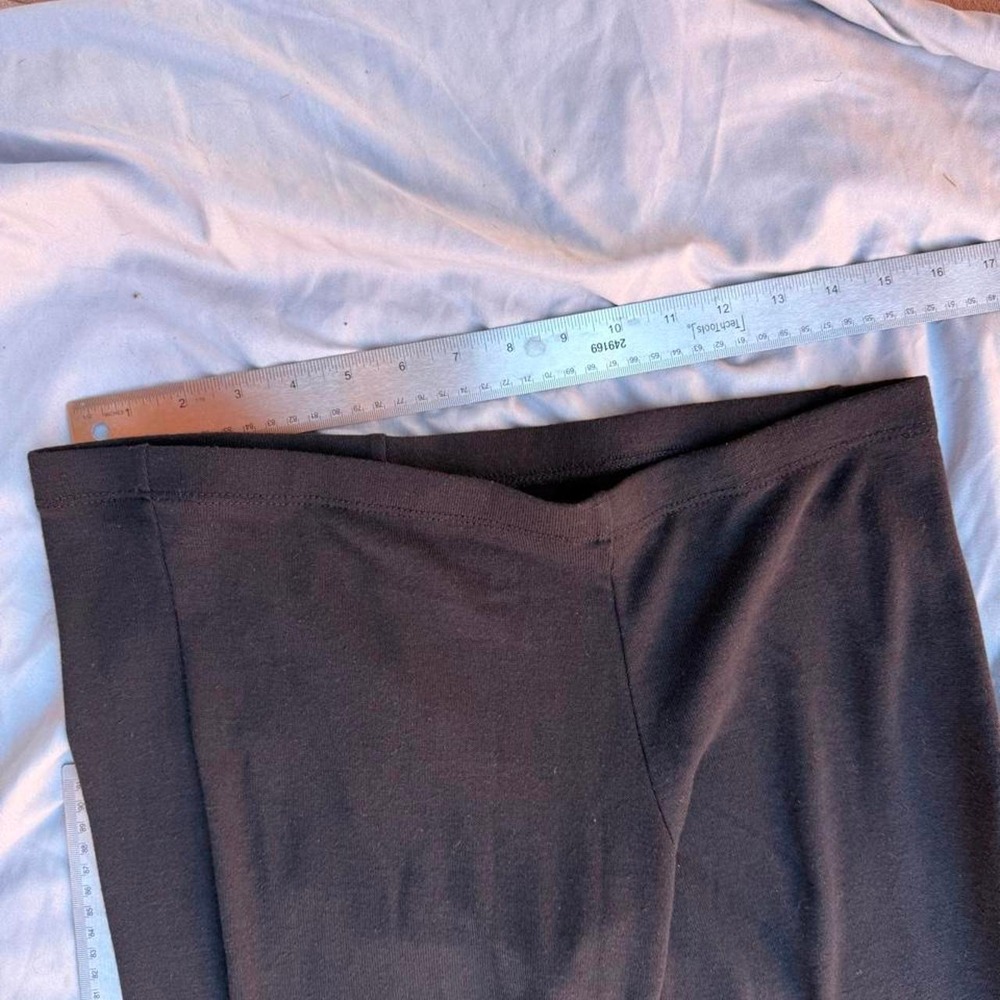 Black flare pants with ruffle hem - Picture 3 of 4